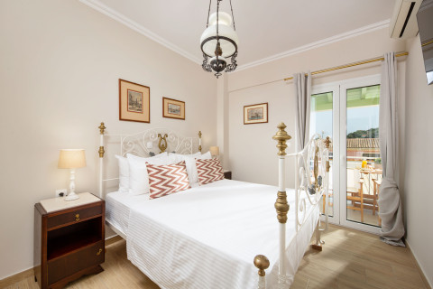 Master bedroom with traditional furnishings